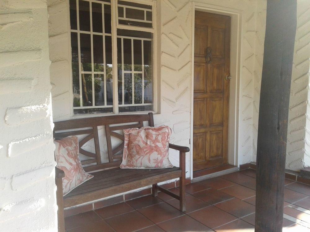 Road View Lodge Francistown Exteriör bild