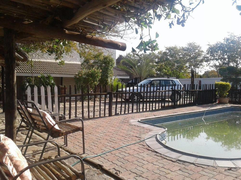 Road View Lodge Francistown Exteriör bild